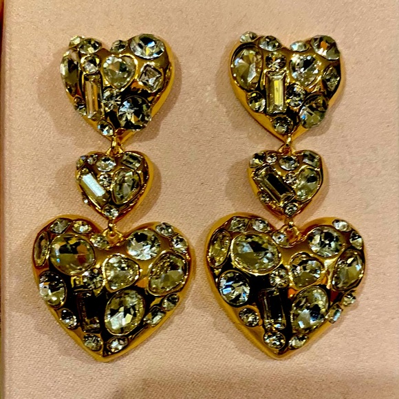Gorgeous large bold statement Pave heart earrings - Picture 1 of 4